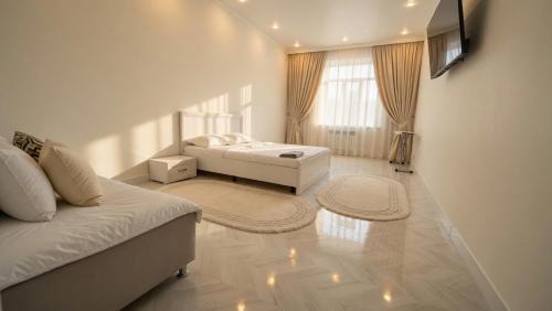 Aktobe Apartment | Евро Двушка в мкр Батыс-2 кроме кровати два раскладных дивана