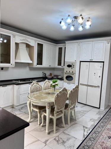 Almaty House | коттедж