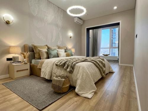 Almaty Apartment | City Lux Aparts 70m Designer Apartment, Mountain View