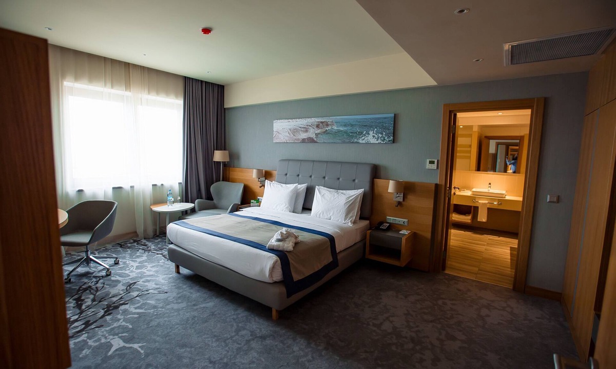 Aktau Hotel | Holiday Inn Aktau - Seaside by IHG