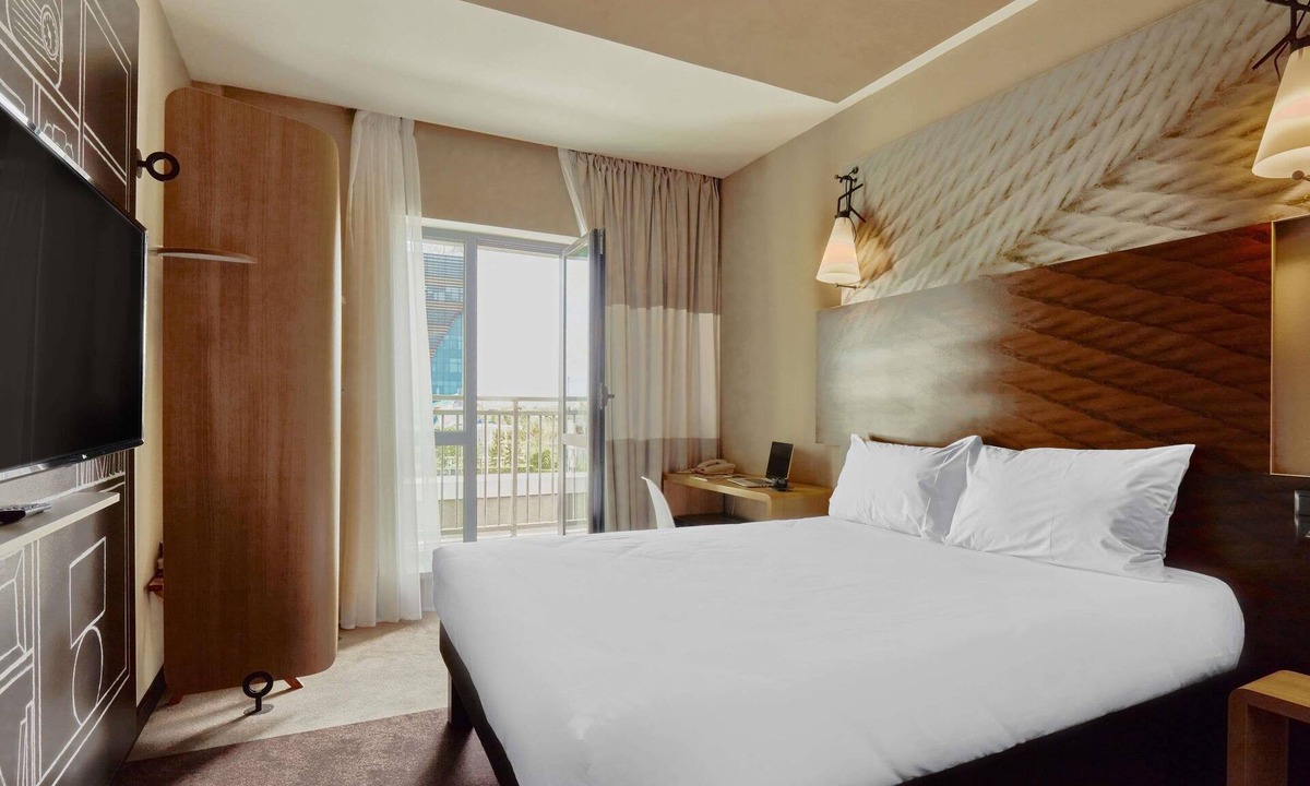 Aktobe Hotel | ibis Aktobe