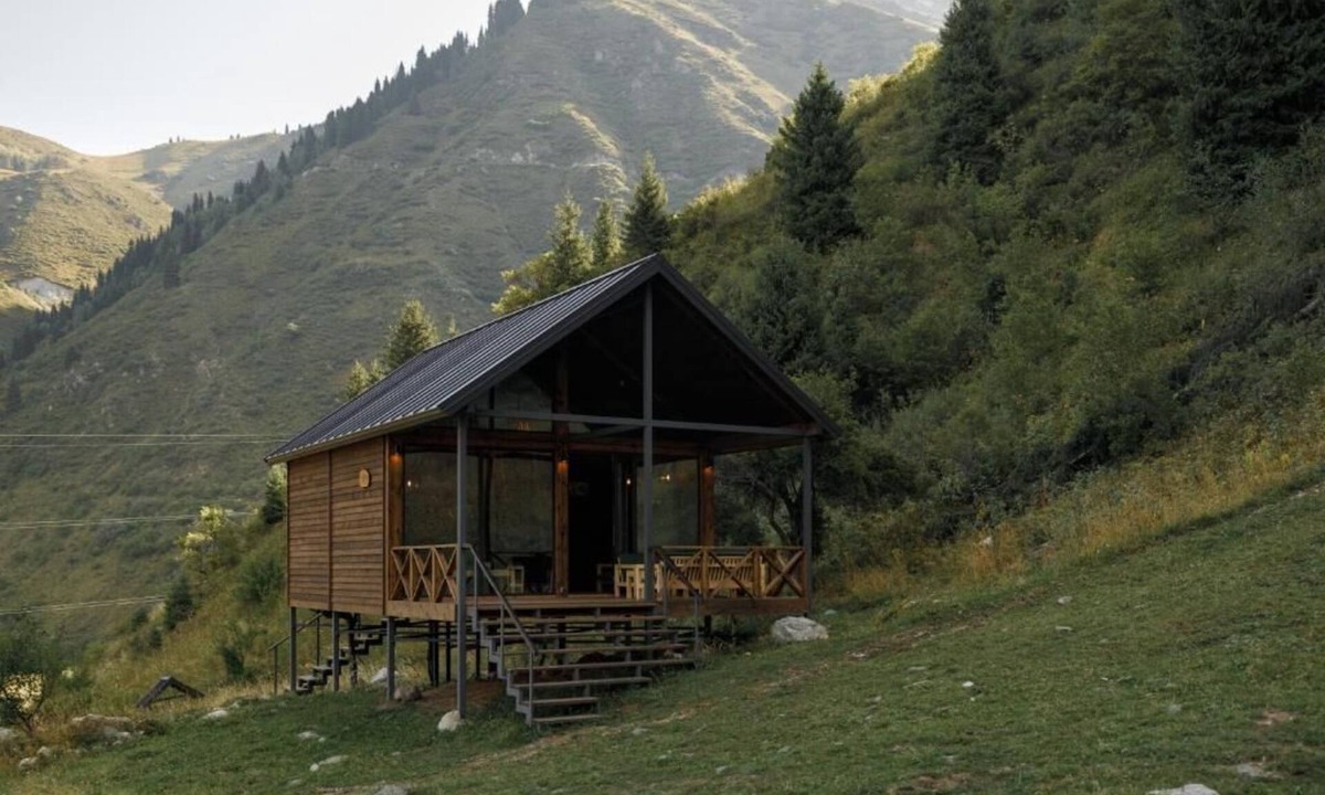 Bostandyk District Cabin | Pana Ayusai
