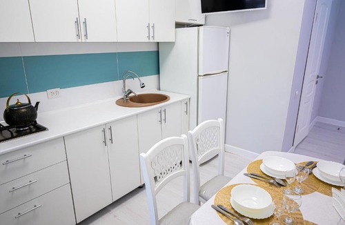 Aktobe Apartment | Светлая двухкомнатная квартира с Wi-Fi стильный дизайн и всё необходимое