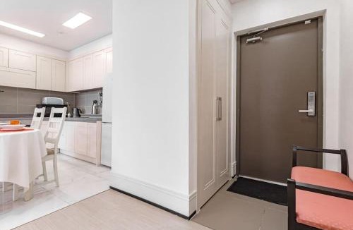 Almaty District Apartment | Современная рядом c Президентским парком и Пирамидой