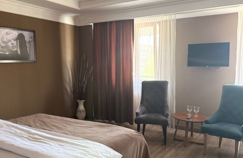 Kaztsik Hotel | Monroe Hotel