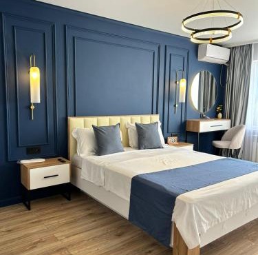 Manas Apartments квартира-студия в центре