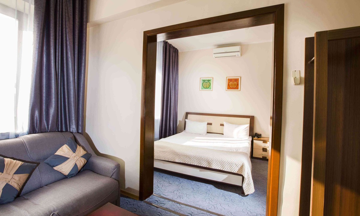 Medeu District Hotel | Hotel Alma