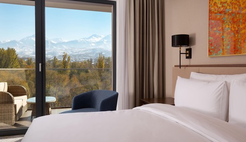 Classic Room, 1 King Bed, Mountain View (Panoramic)