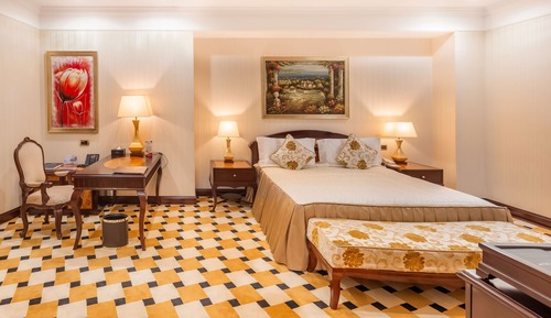 Executive Suite, Multiple Beds