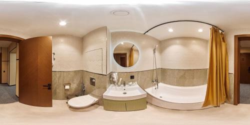 Single Room with Pool View