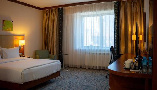 Deluxe Queen Room