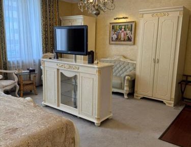 Deluxe Double Room (2 Adults + 1 Child)