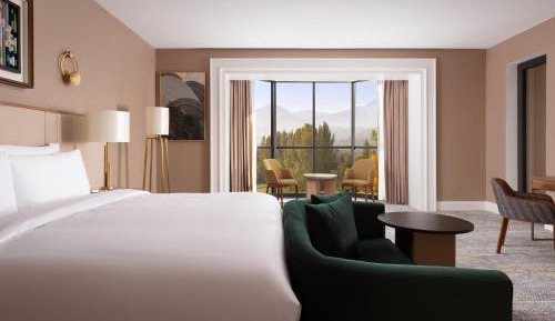 Executive Junior Suite with Panoramic Mountain View