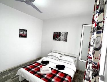 Queen Room with Pool View