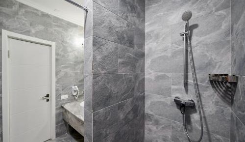 Single Room with Shared Bathroom