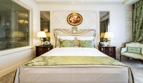 Superior King Room