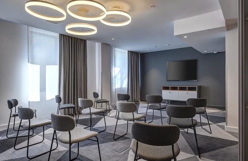 Yesil District Hotel | Holiday Inn Express Astana - Turan by IHG