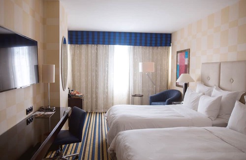 Atyrau Hotel | Renaissance by Crystall