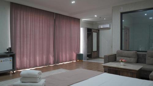Shymkent Hotel | Palace&Spa Rooms