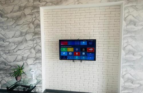 Medeu District Apartment | Аэропорт apartments