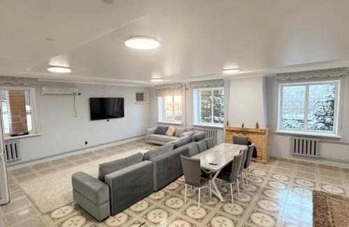 Medeu District Apartment | Villa Mountain