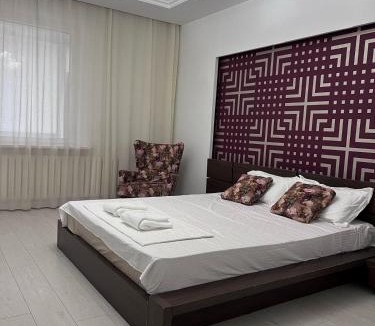 Nur-Sultan Apartment | 348 Лучшая локация столицы с шикарным видом на БАЙТЕРЕК - кондиционер- 100 кВм -2 большие кровати - 2 санузла - до 4 гостей
