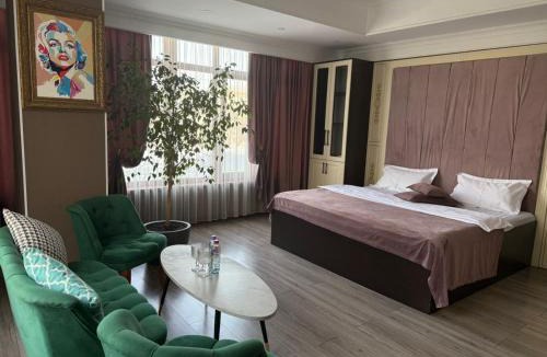 Kaztsik Hotel | Monroe Hotel