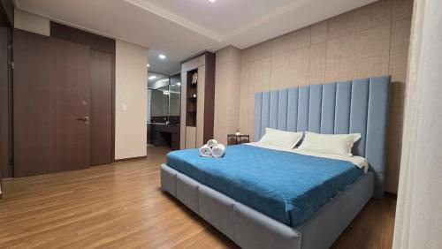 Almaty District Apartment | 14 эт 2 кондиционера ВОЛШЕБНЫЙ ВИД на Мечеть Хазрет Султан, 2 раздельные кровати, диван, 2 санузла