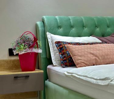 Aktobe Apartment | Двухкомнатные апартаменты в центре Актобе с двумя кроватями