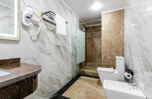 Kaztsik Hotel | РИМ Grand Hotel