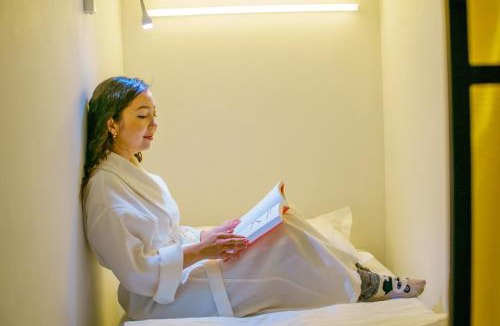 Bostandyk District Hotel | Tomiris Lady's Capsul hostel only for women