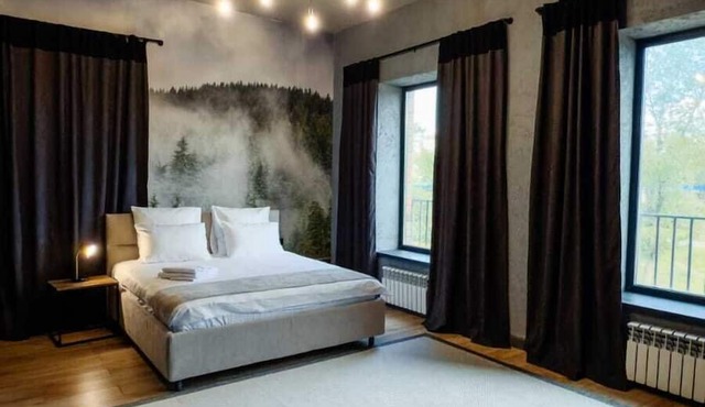 Avenue Hotel