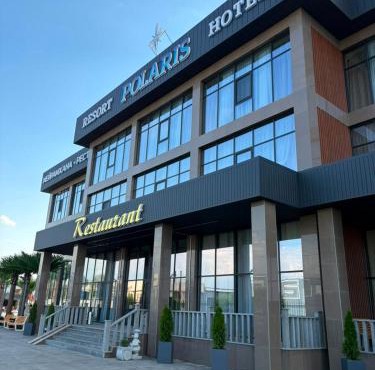 Polaris resort