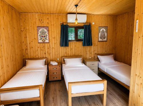 Kolsay Tanbalytas Wood Panel House for 3 Guests