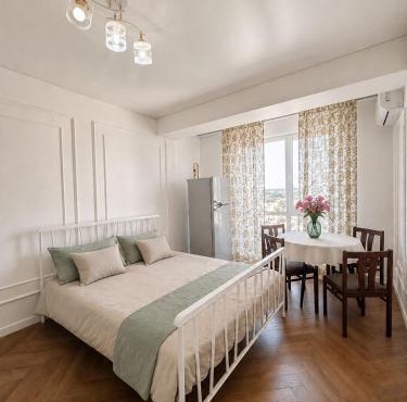 Modern 2-Bedroom Apartment