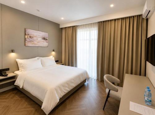 Delmont hotel