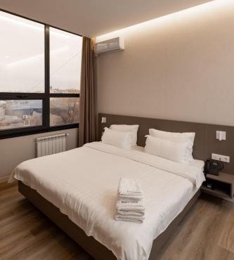 Aston Hotel