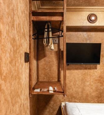 Alladin Capsule Hotel